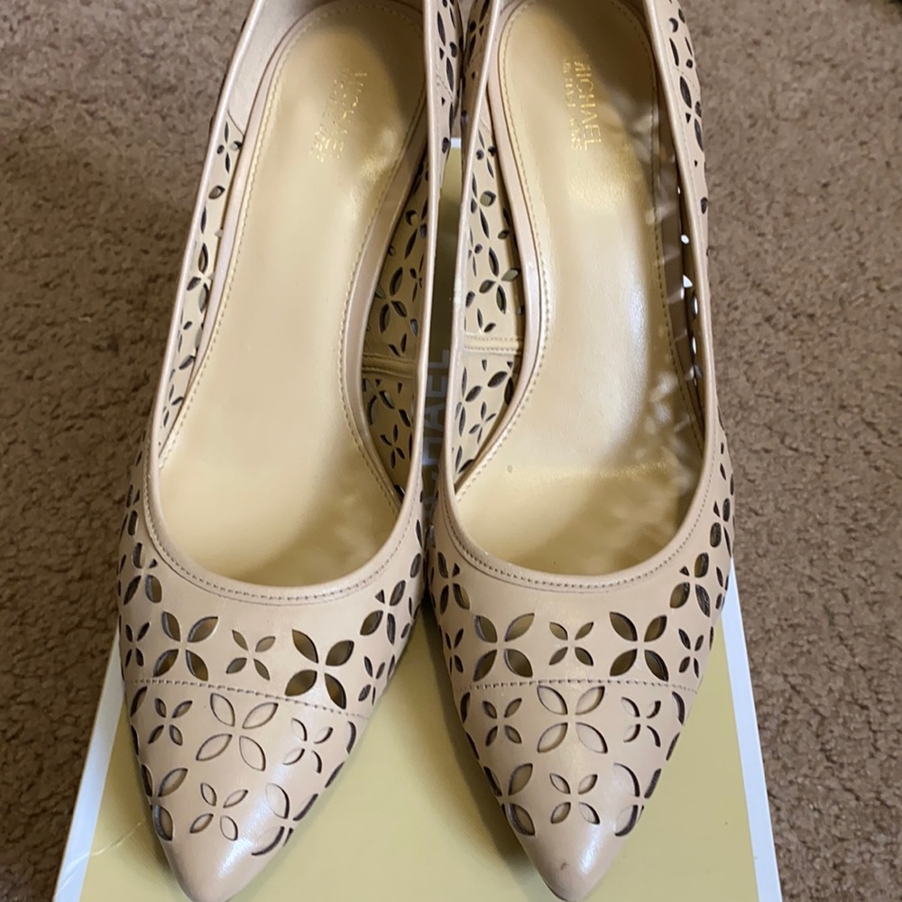 Michael Kors Nathalie Flex Suede pumps